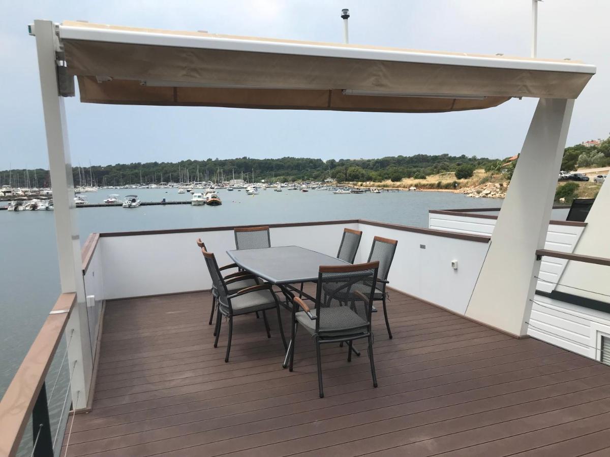 Floating House Varoni Pula Exterior foto